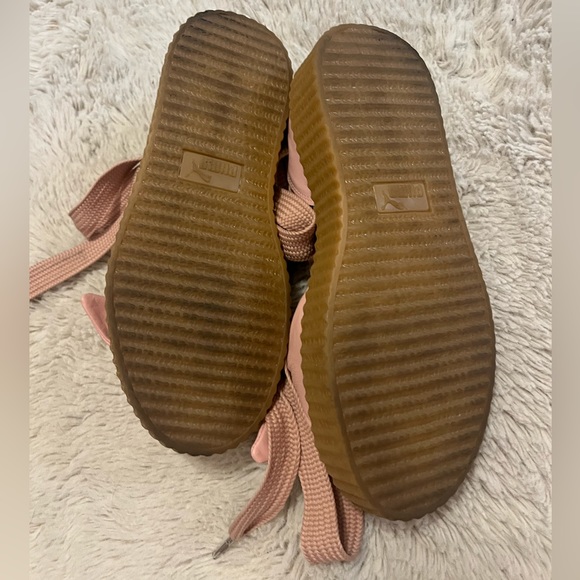 PUMA X Fenty by Rihanna Leather
Bow Lace-Up Sneakers/Shoe
Platform 🌵6.5 - Picture 10 of 13
